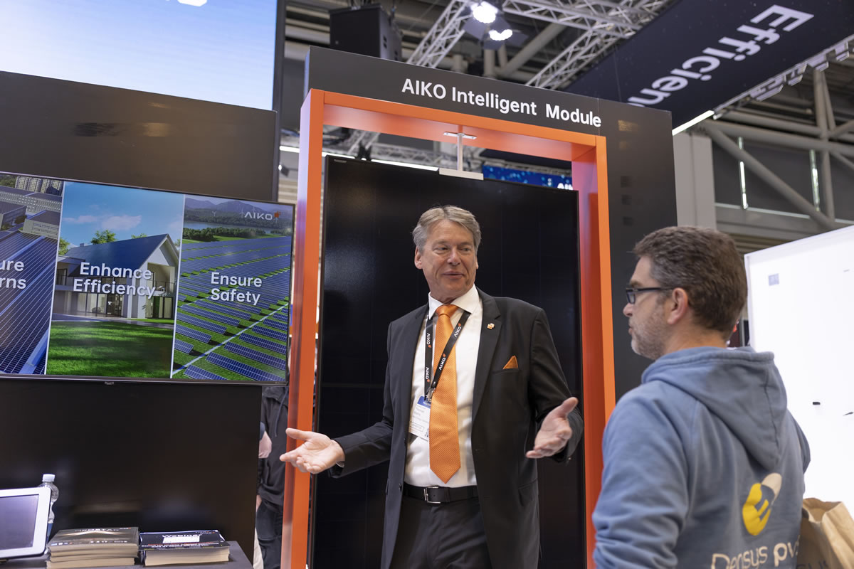 壹定发携“黑科技”新品亮相Intersolar展