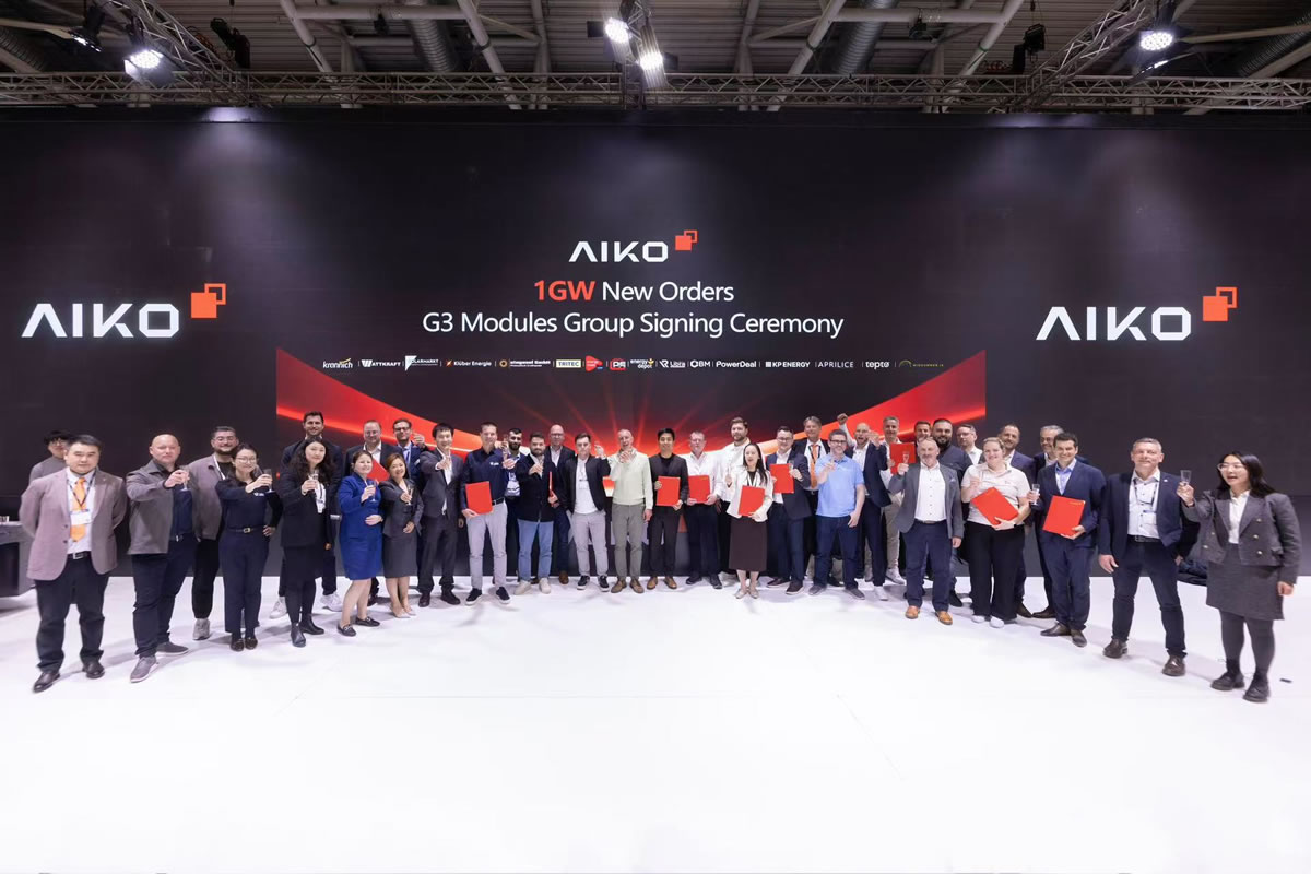 壹定发携“黑科技”新品亮相Intersolar展